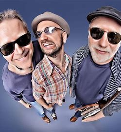 Promofoto von Carlini, Dodo Leo & Martin.