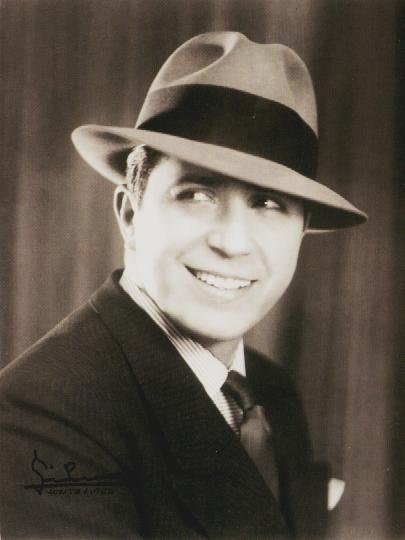 Promotional photograph of Carlos Gardel.
