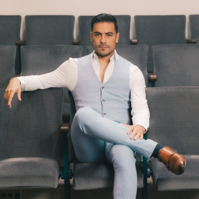 Fotografía promocional de Carlos Rivera