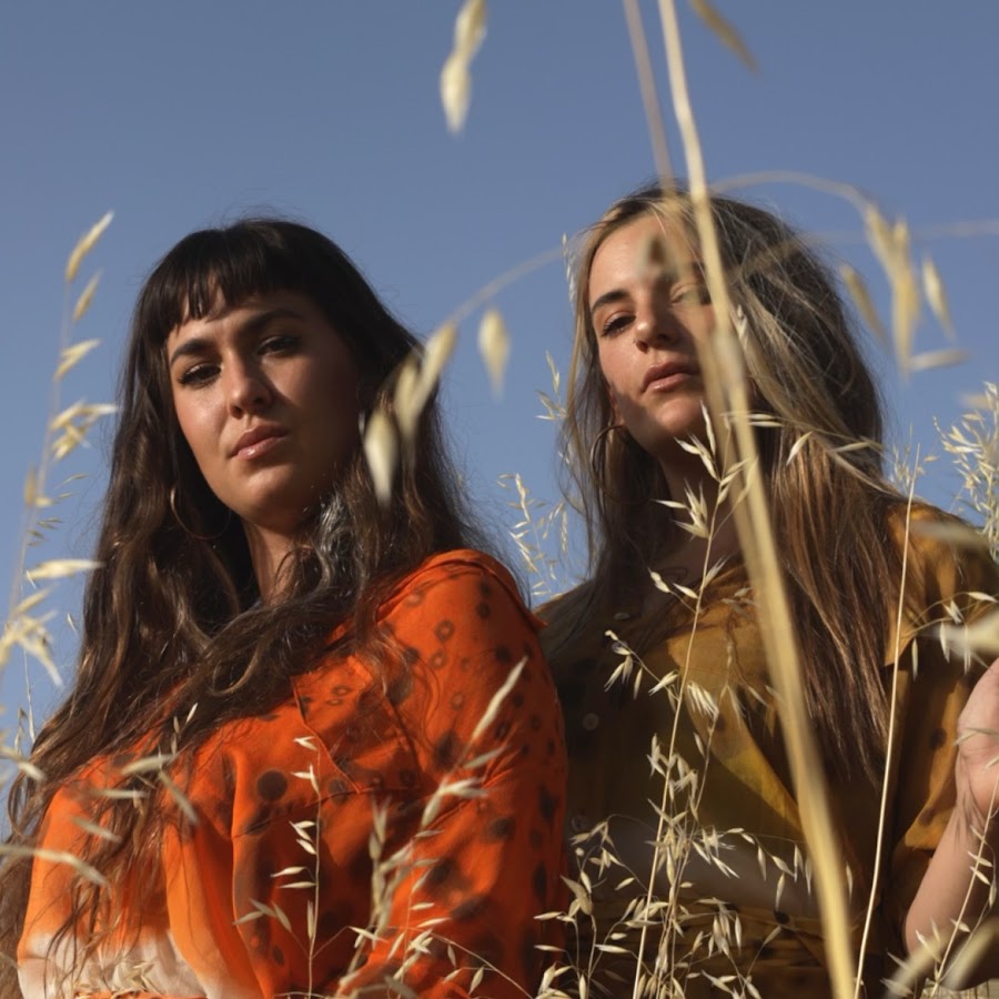 Fotografía promocional de Carmen y María