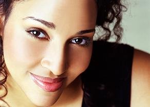 Fotografía promocional de Cassandra Steen