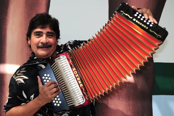 Fotografía promocional de Celso Piña