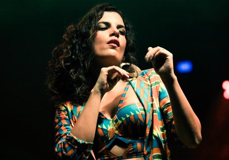 Promotional photograph of CéU.