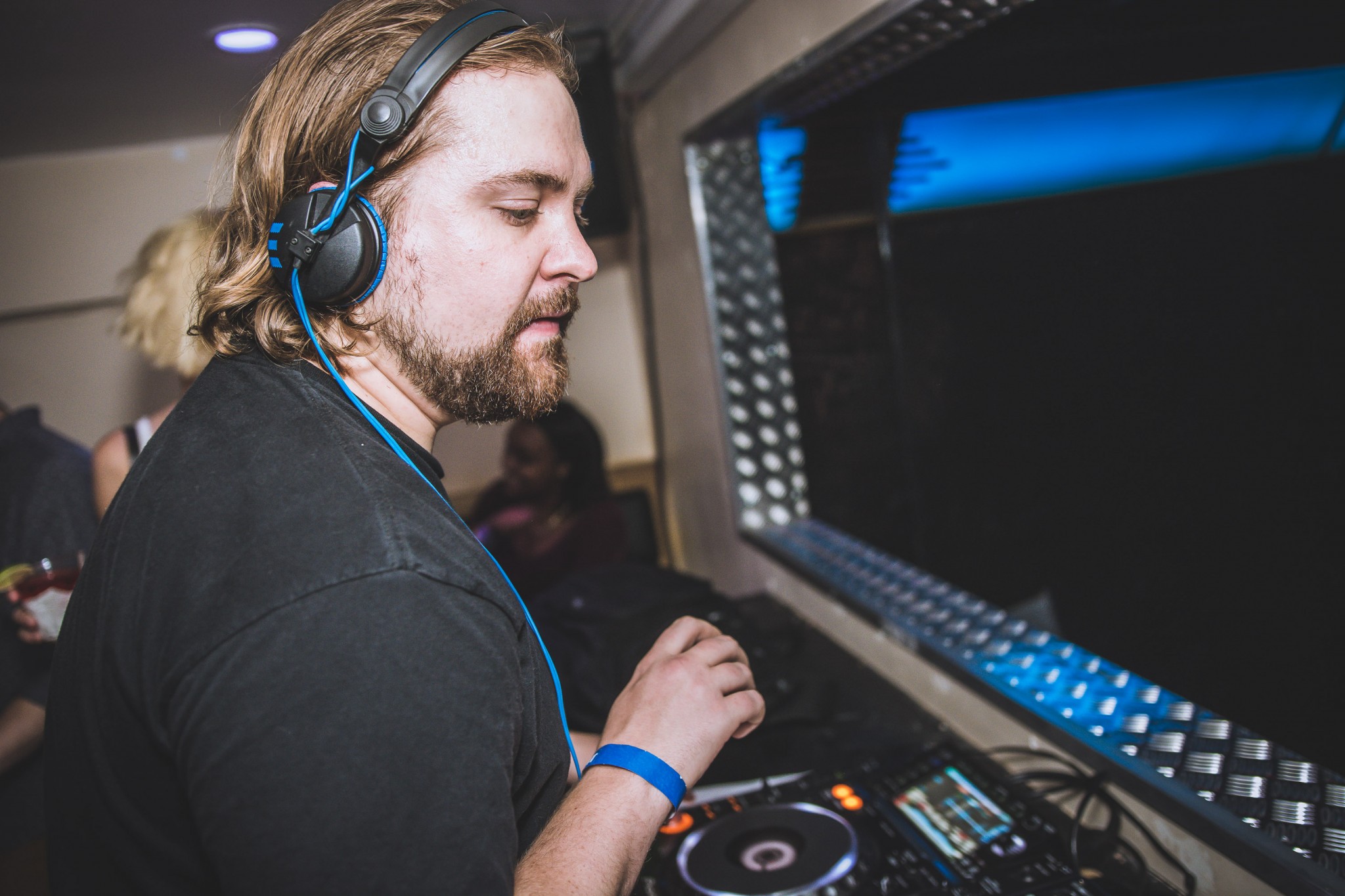 Fotografia promocional de Concierto de Champagne Drip en Miami.