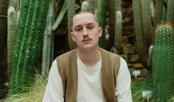 Fotografía promocional de Chapo 102