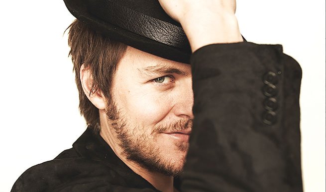 Promotional photograph of Charlie Mars.
