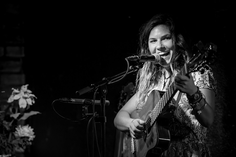 Promofoto von Concierto de Clare Sands en Braunschweig.