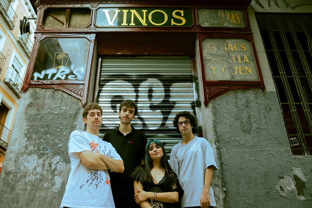 Fotografía promocional de Coco Wine