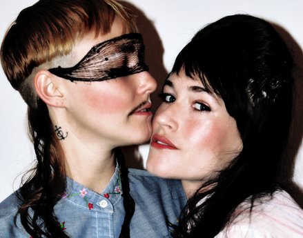 Promofoto von CocoRosie.