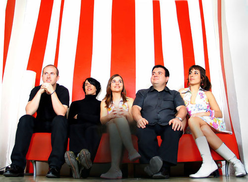 Fotografía promocional de Cola Jet Set