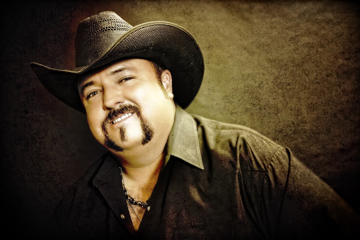 Promotional photograph of Colt Ford.