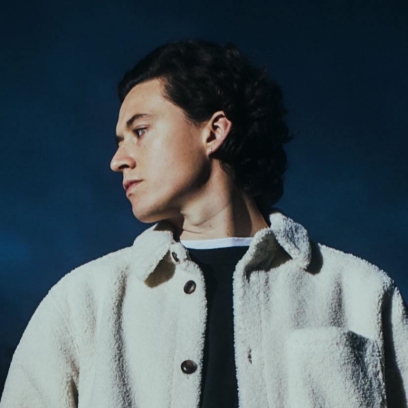 Fotografía promocional de Conrad