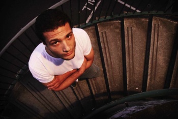 Promotional photograph of Cosmo Jarvis.