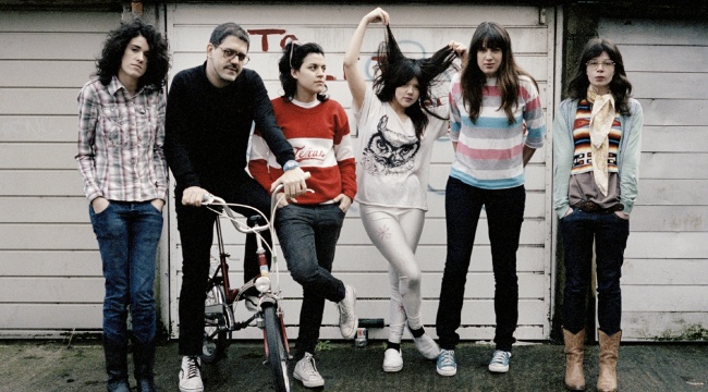 Promofoto von Concierto de CSS (Casnsei Der Ser Sexy) en Brighton.