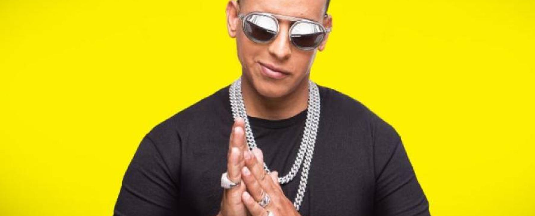 Photographie promotionnelle de Daddy Yankee.