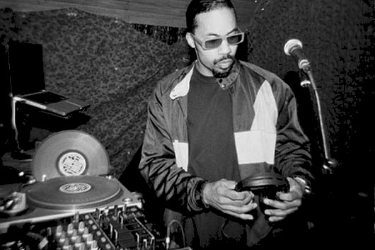 Fotografía promocional de Dam-Funk