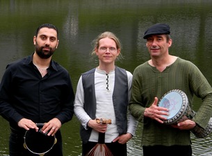 Promotional photograph of Damas Band.