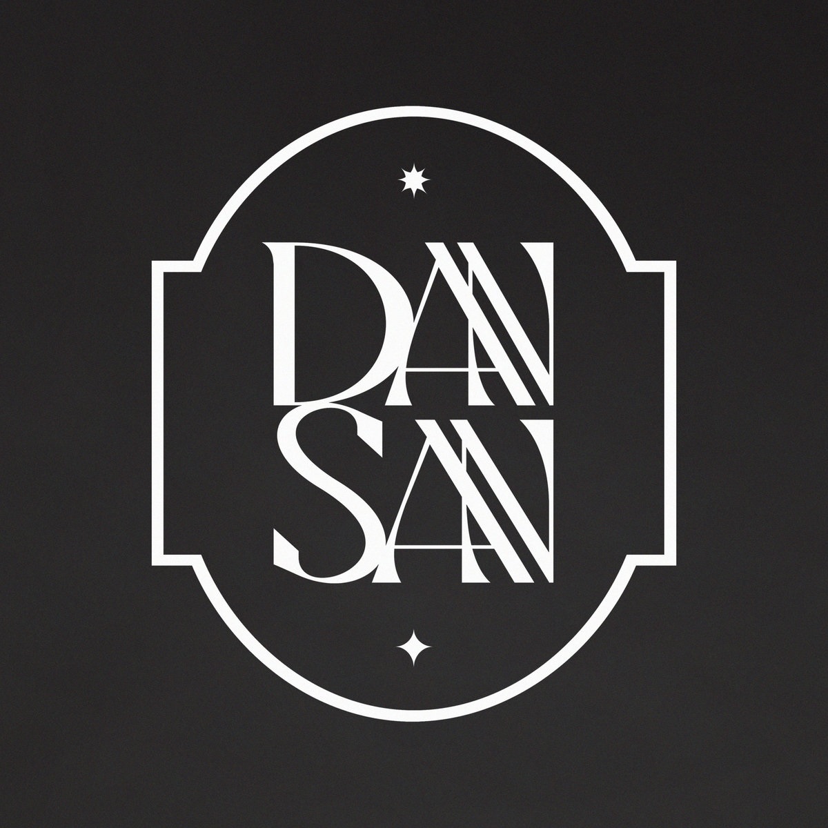 Fotografia promocional de Dan San.
