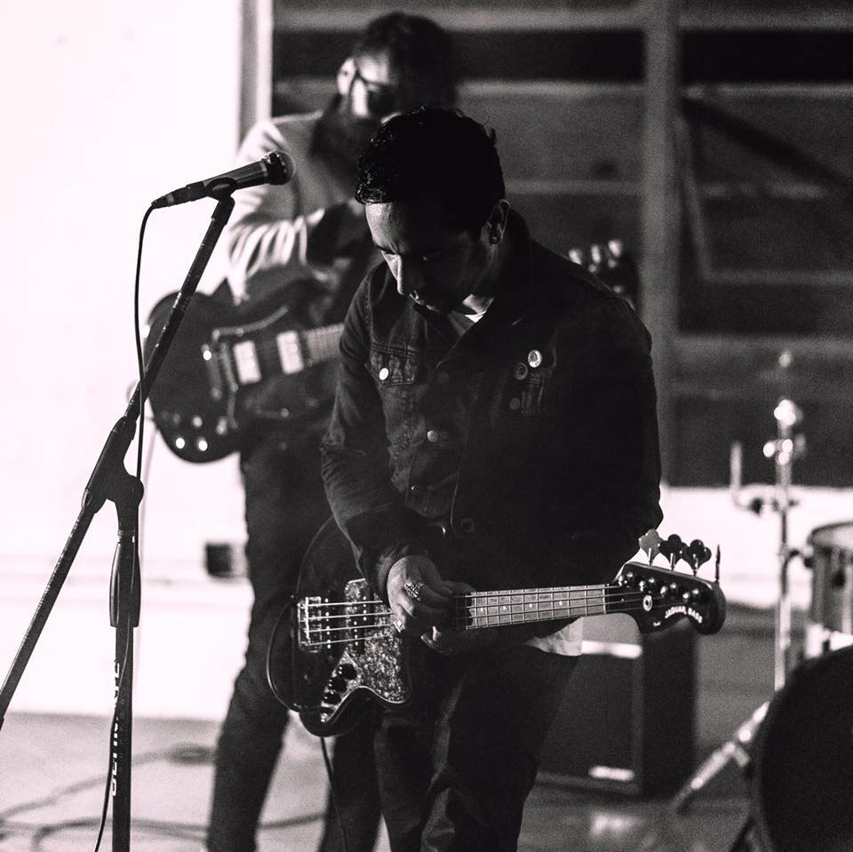 Fotografia promocional de Darkroads.