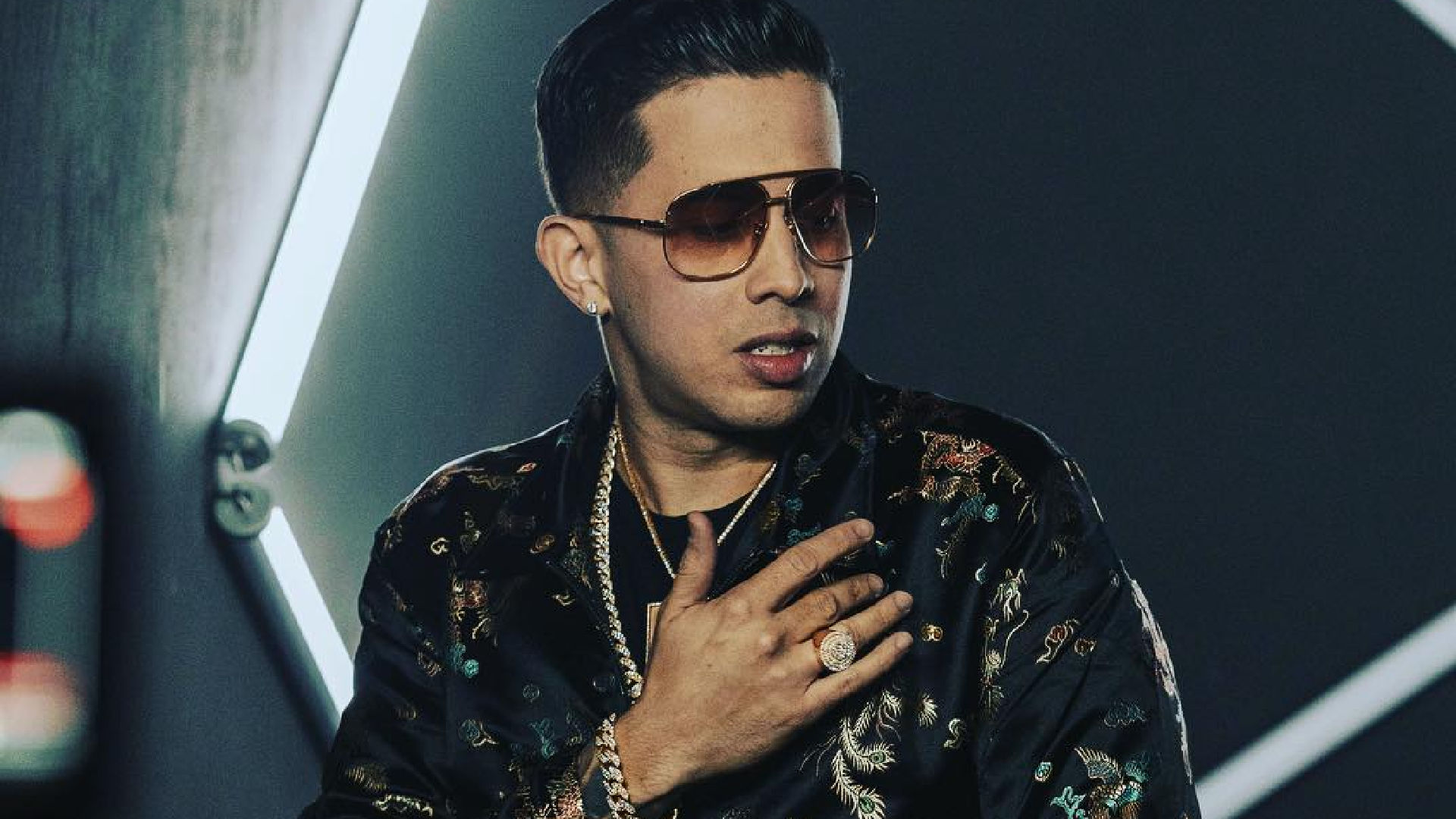 Promotional photograph of De La Ghetto.