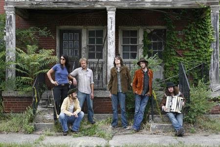 Promotional photograph of Deadstring Brothers.