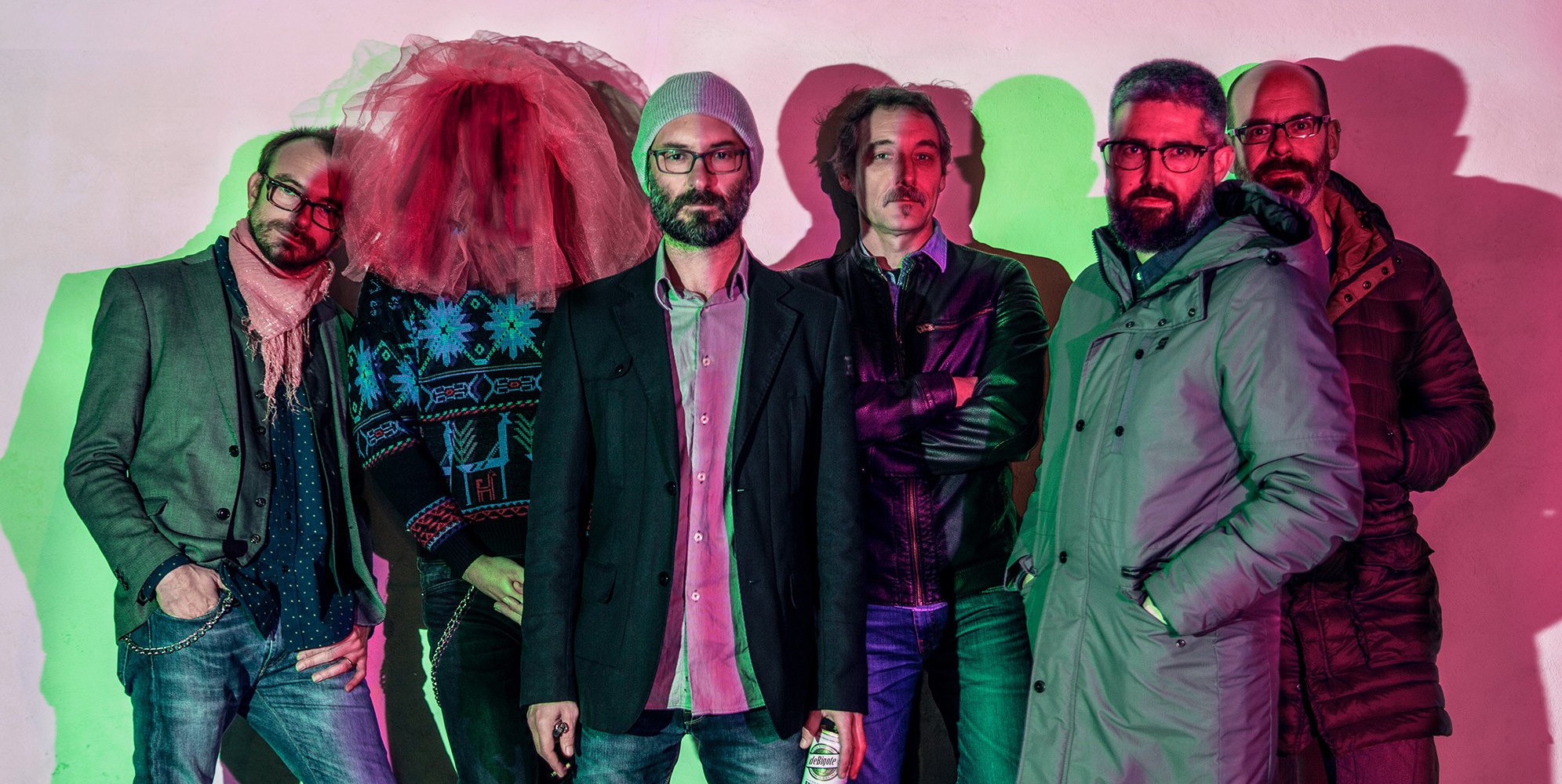 Promotional photograph of deBigote.