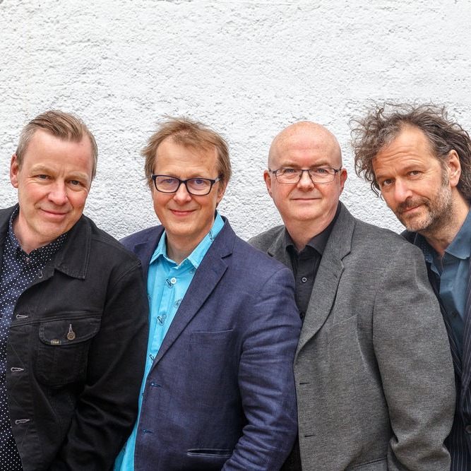 Promotional photograph of deLillos.