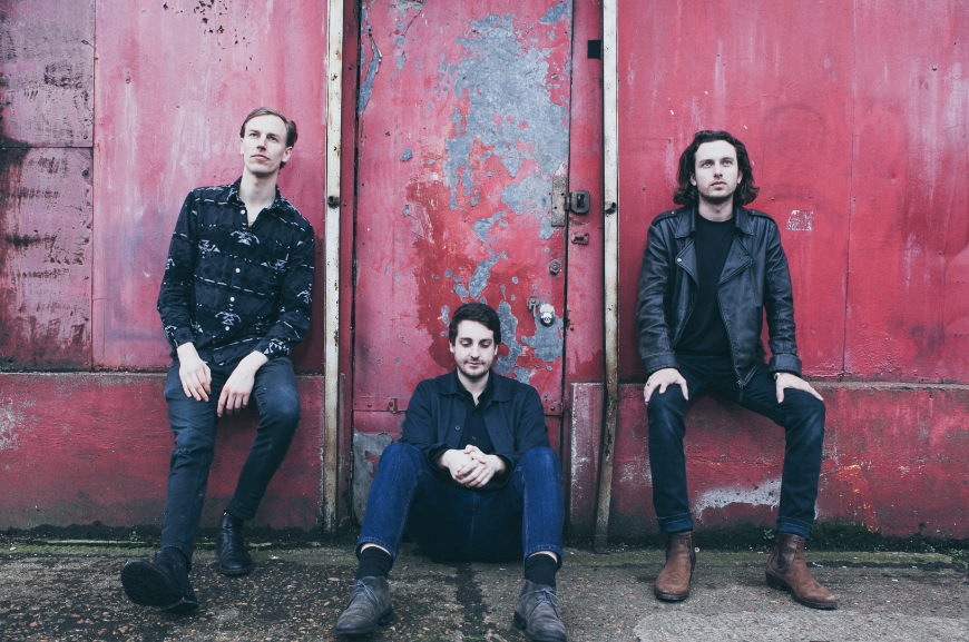 Promofoto von Desert Mountain Tribe.