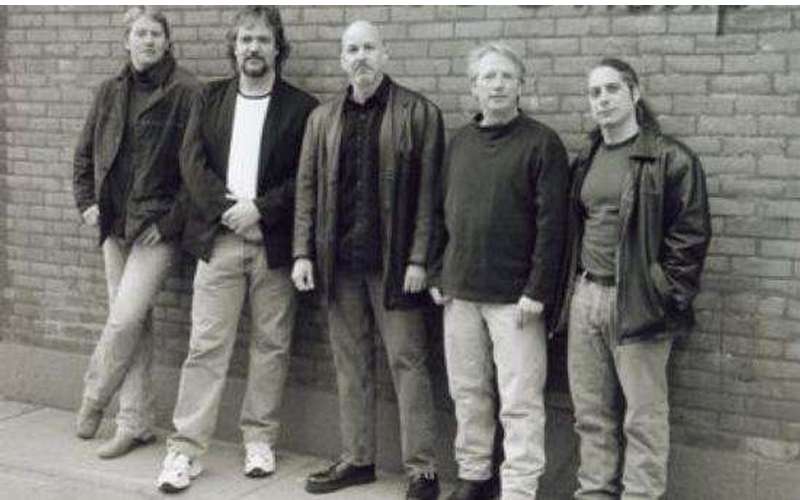 Fotografía promocional de Dirt Cheap