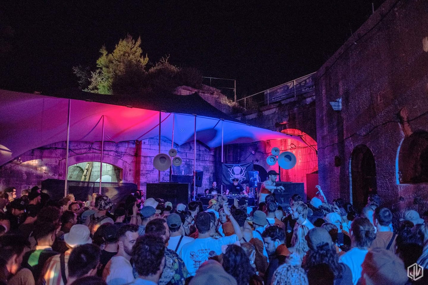 Fotografía promocional de Distinct Motive