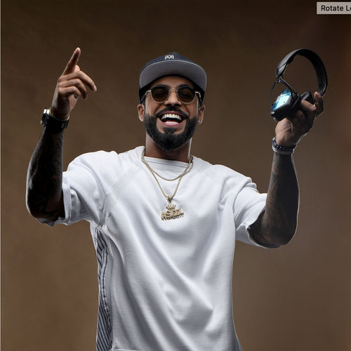 Promotional photograph of DJ Aseel.