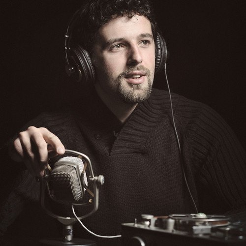 Fotografía promocional de DJ Chevalier