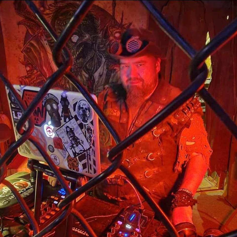 Fotografia promocional de DJ Joe Virus.