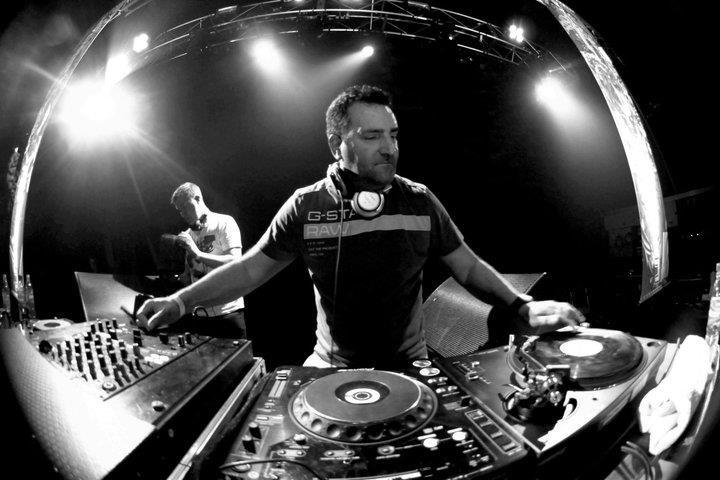 Fotografía promocional de DJ Sy