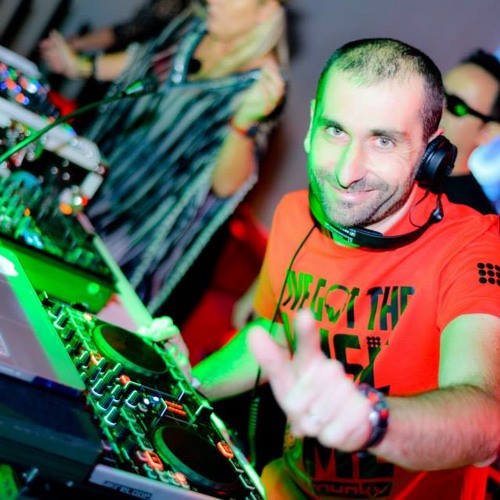 Fotografía promocional de DJ Sylvan