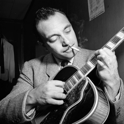 Fotografia promocional de Django Reinhardt.