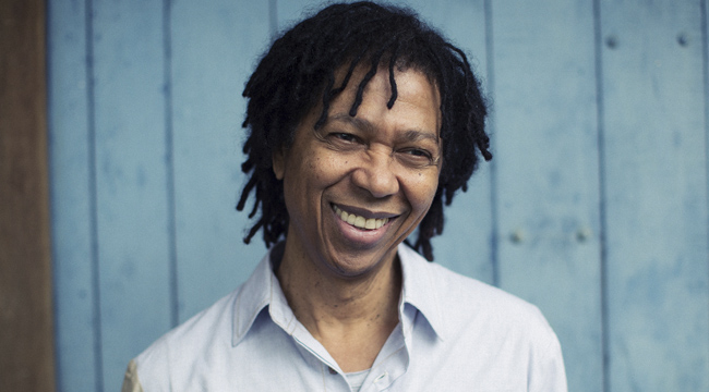 Fotografía promocional de Djavan