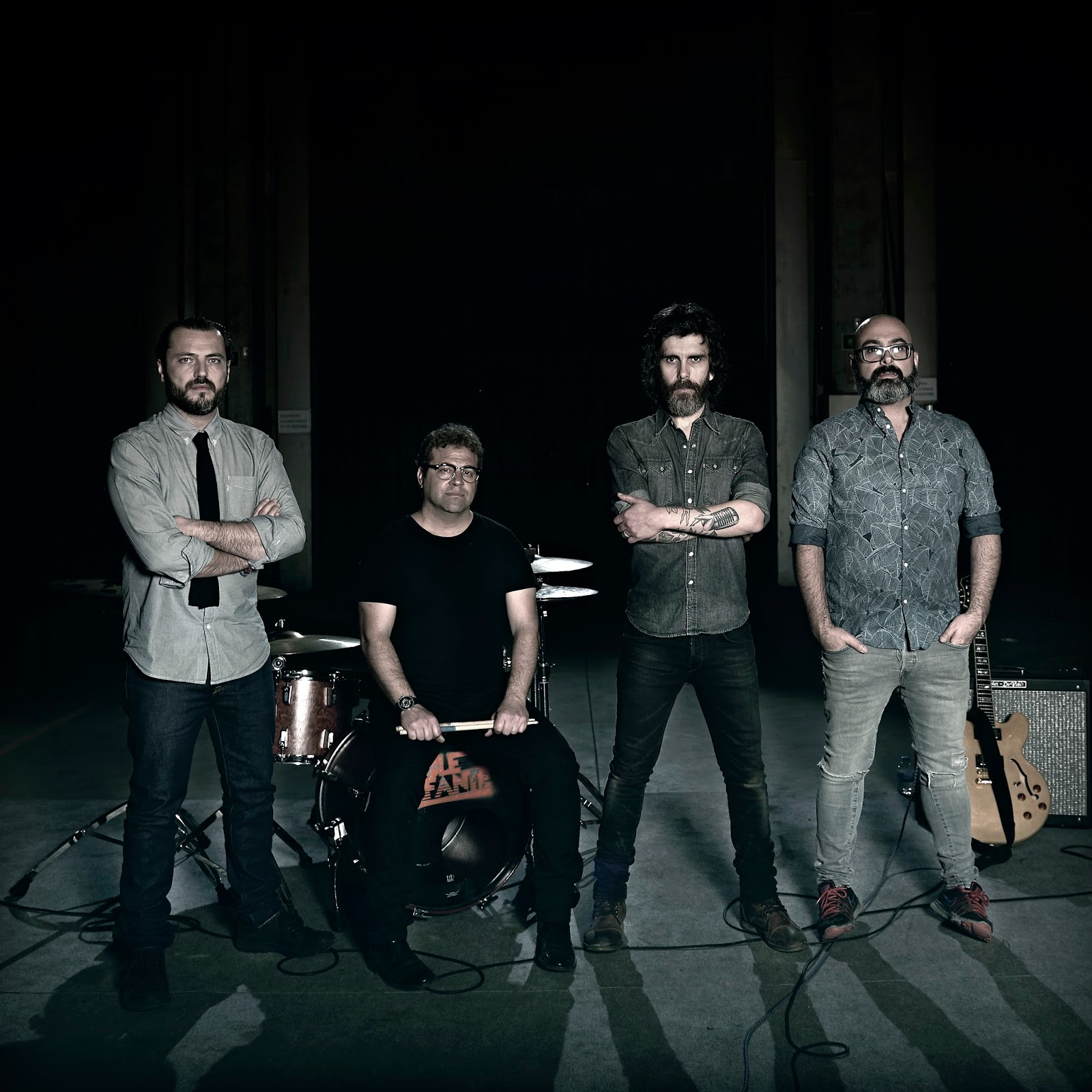 Promotional photograph of Doble Elefante.