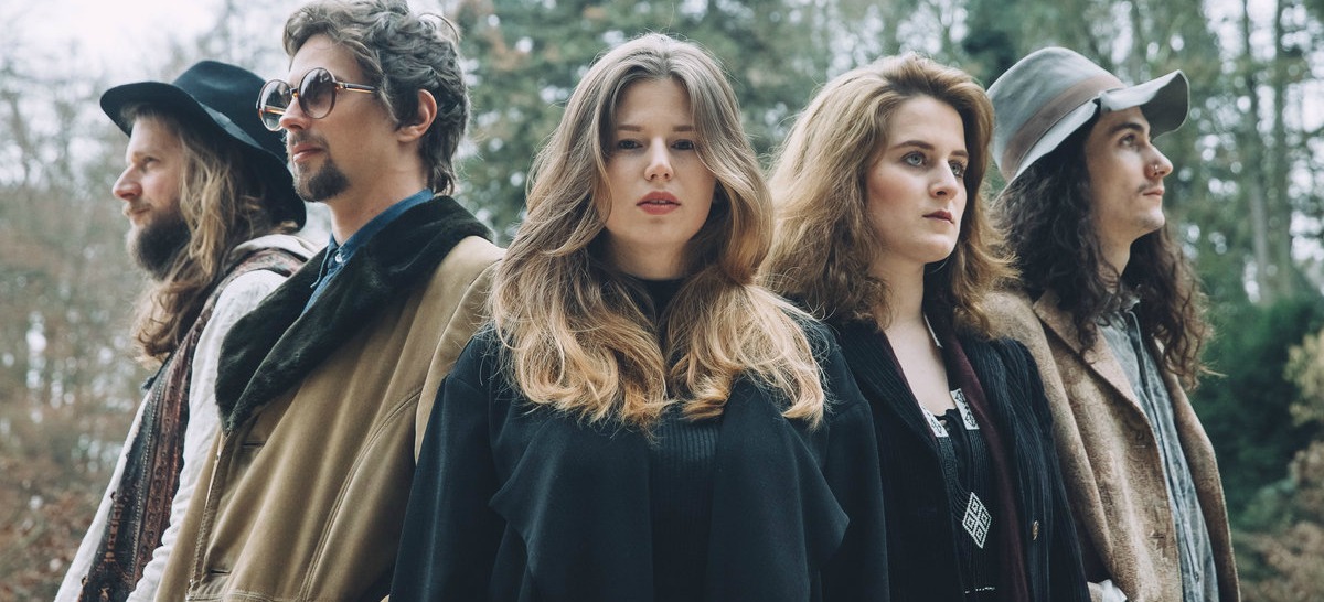 Fotografía promocional de Down with the Gypsies