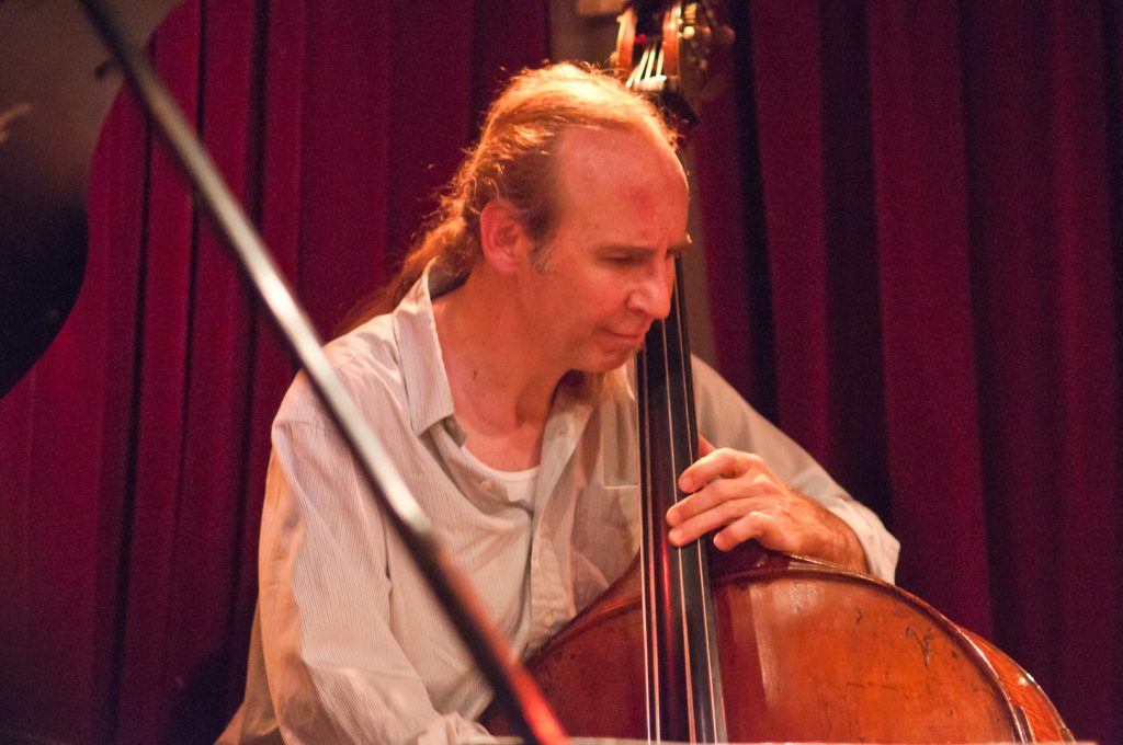 Fotografía promocional de Drew Gress