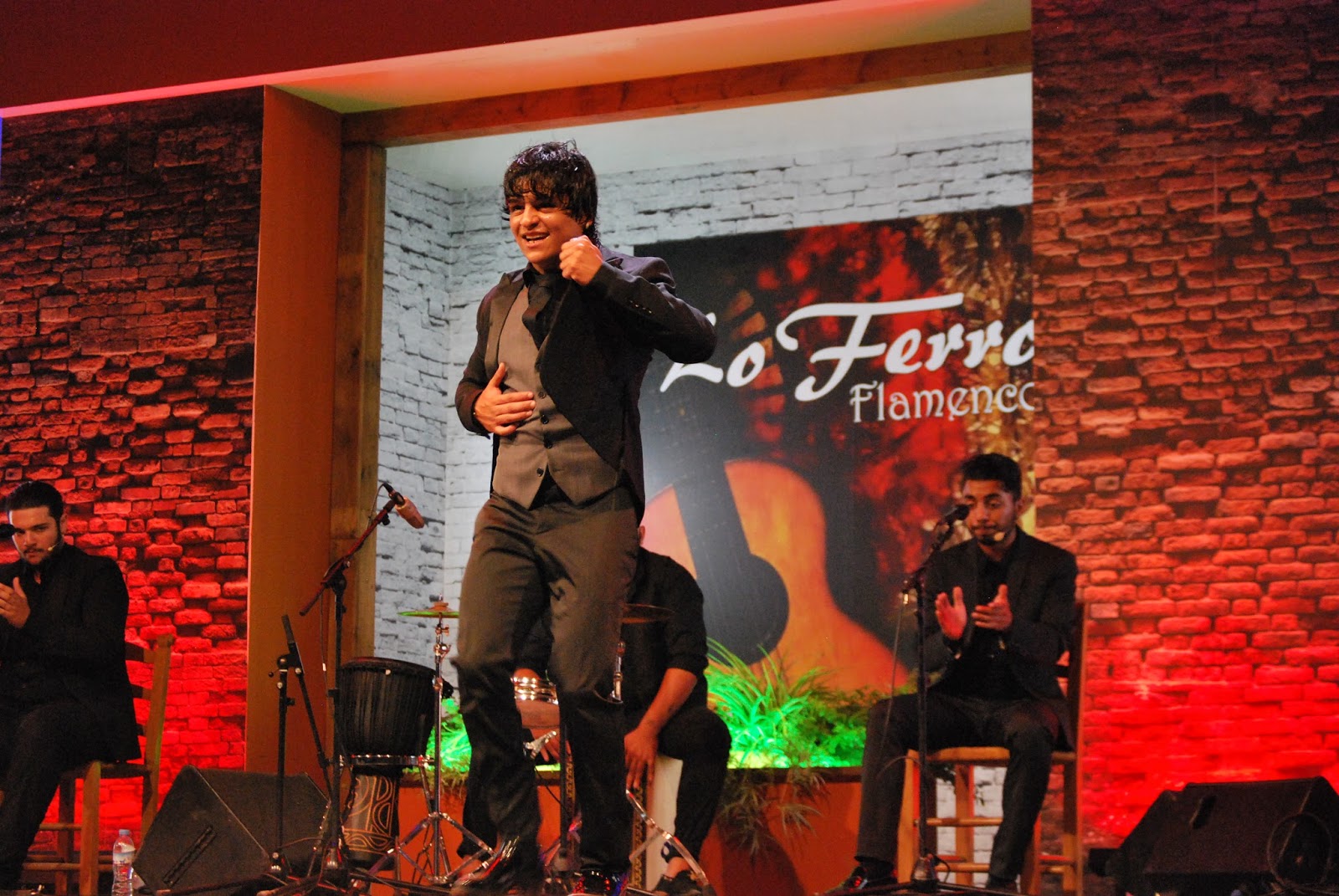 Promotional photograph of El Carpeta.