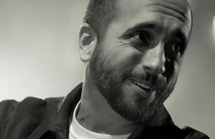 Promotional photograph of El Hombre Viento.