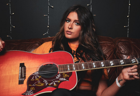 Fotografía promocional de Ella Langley