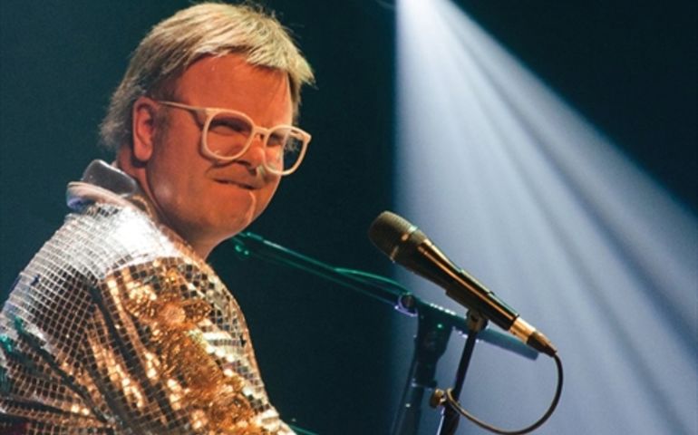 Fotografía promocional de Elton Rohn