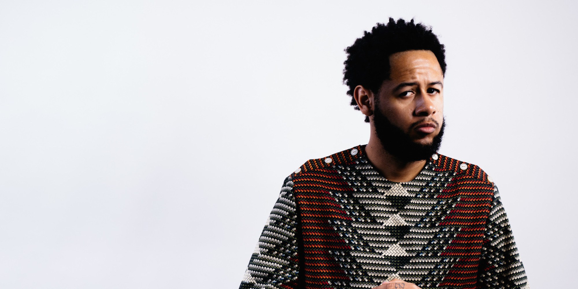 Fotografía promocional de Emicida