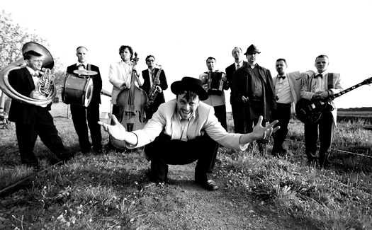 Promofoto von Emir Kusturica & The No Smoking Orchestra.