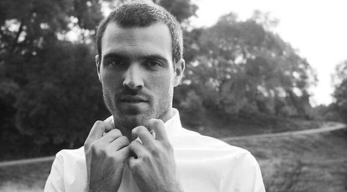 Promotional photograph of Concierto de Emmit Fenn en New York.