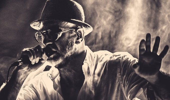 Fotografía promocional de Éric Cantona