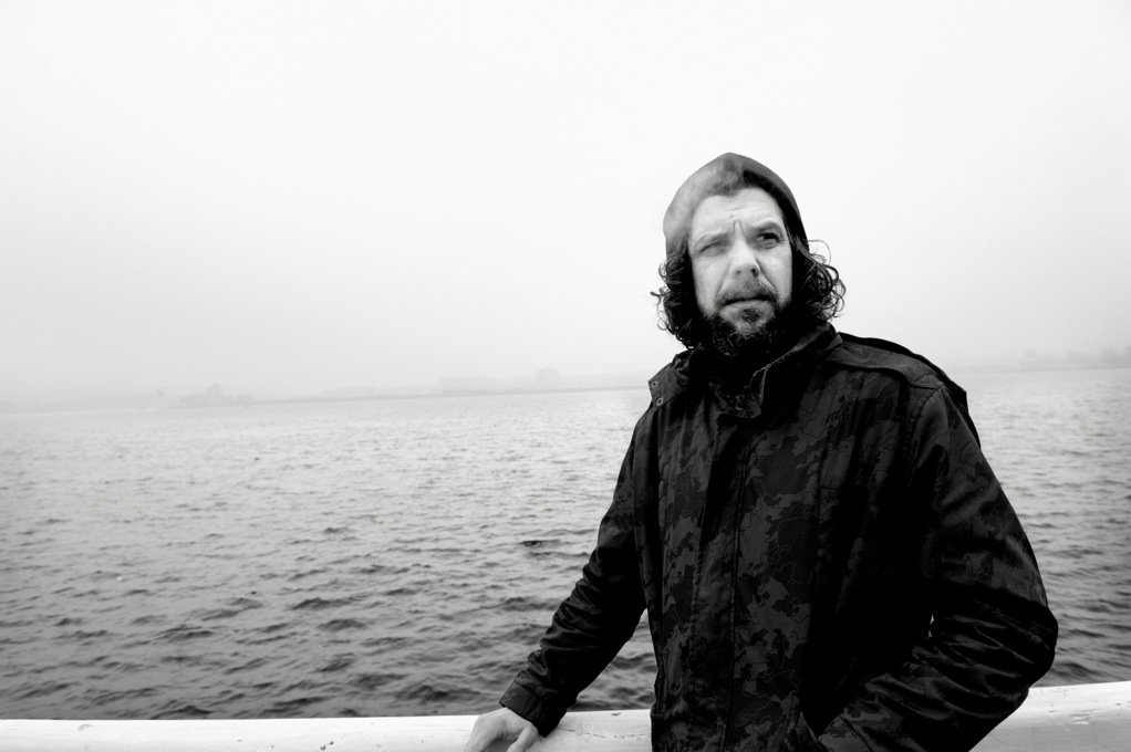 Promofoto von Concierto de Erik Cohen en Leipzig.