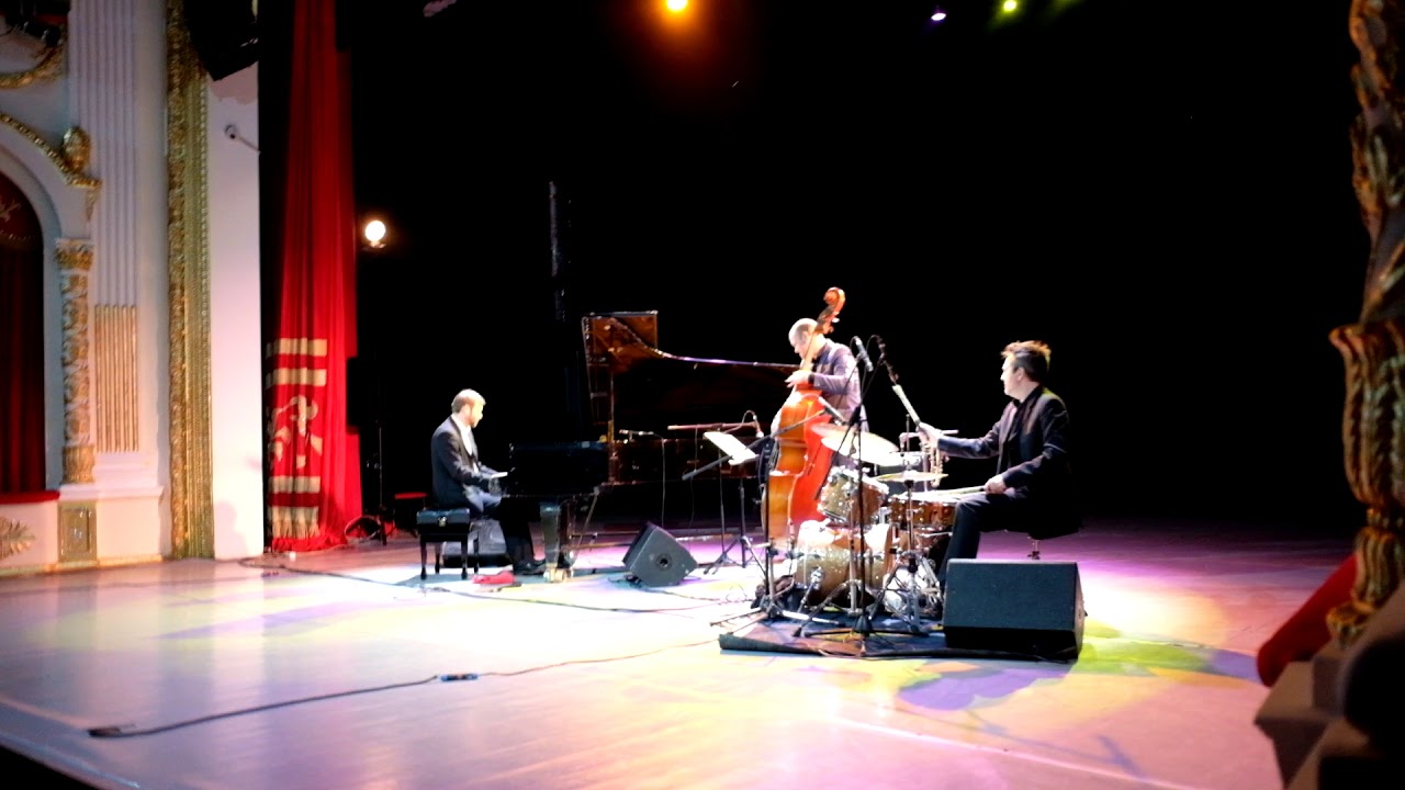 Fotografia promocional de Espen Eriksen Trio.
